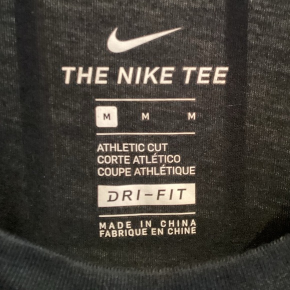 The Nike Tee LA Nike + Run Club Dri-Fit Tee Men's Size Medium - Picture 5 of 6